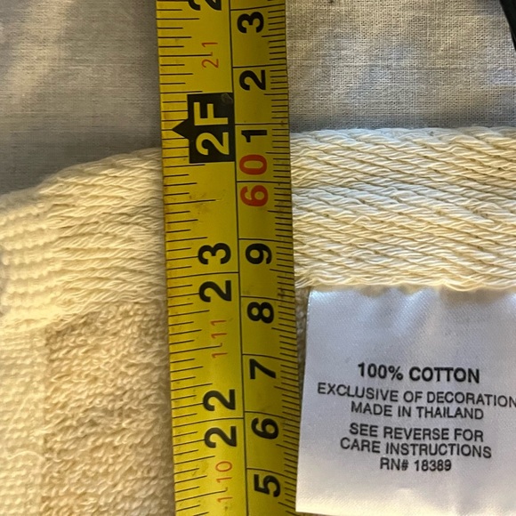 Pair Christmas Hand Towels Soft Holly Bells Bows - Picture 4 of 5